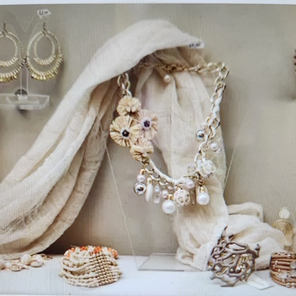 Jewelry - Jewelry Jewelry!